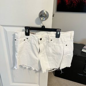 NWOT Distressed White Denim Women’s Polo Shorts Size 29